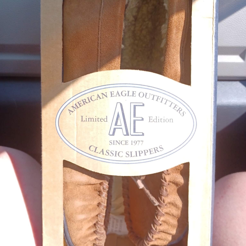 American Eagle slippers